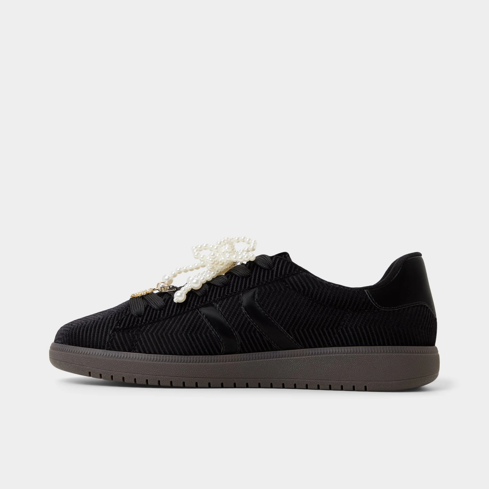 Chicsneaker2 - Image 3