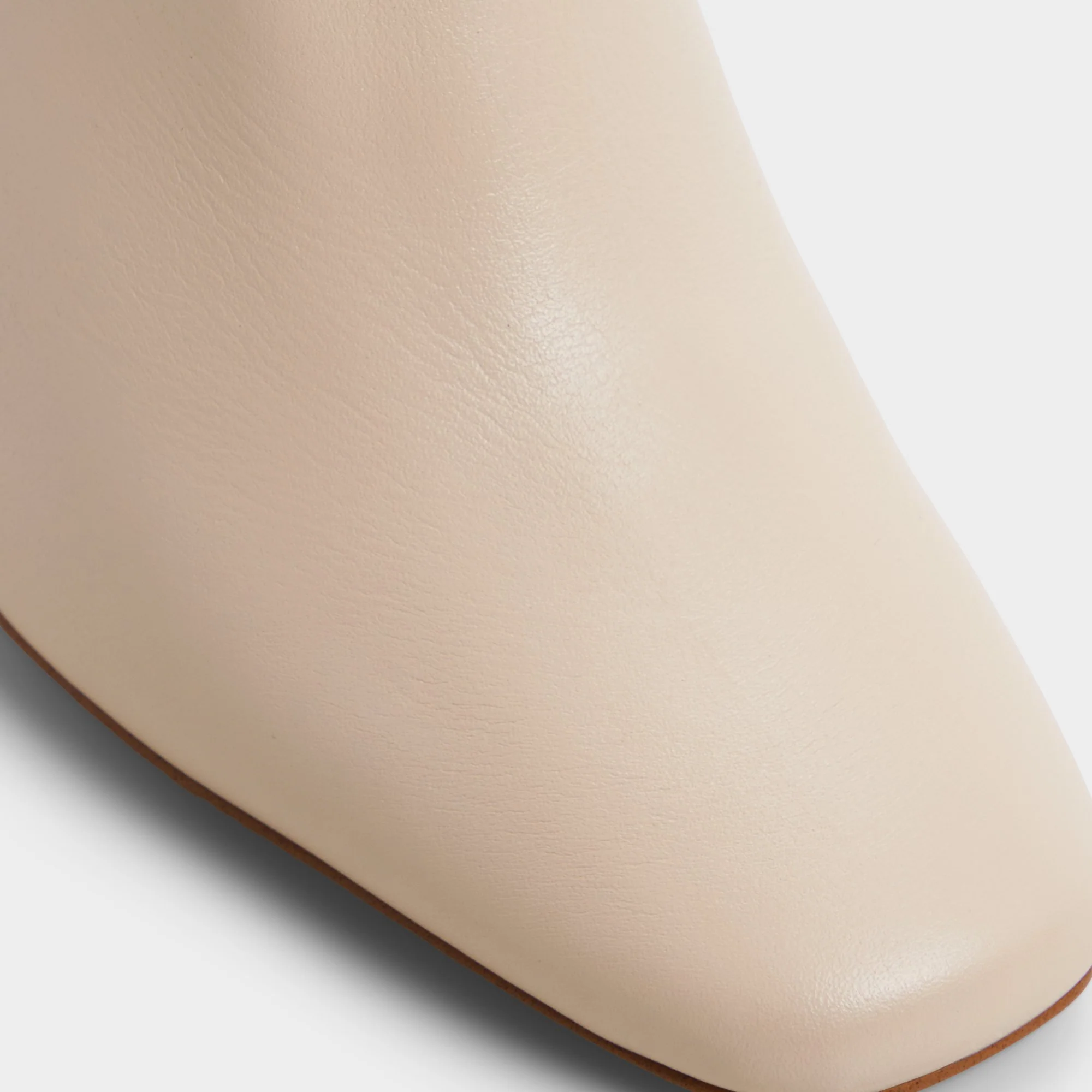 Helana - Image 6